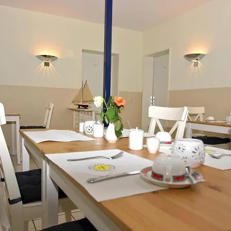 F-1010 Strandhaus Moenchgut Dz 28 Terrasse Strandnah, Inkl Fruehstueck لوبه
