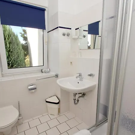 F-1010 Strandhaus Moenchgut Dz 28 Terrasse Strandnah, Inkl Fruehstueck Lobbe